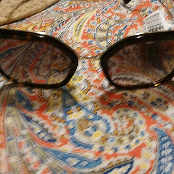 PRADA SUNGLASSES NEW WITH TAGS - Picture 5 of 8